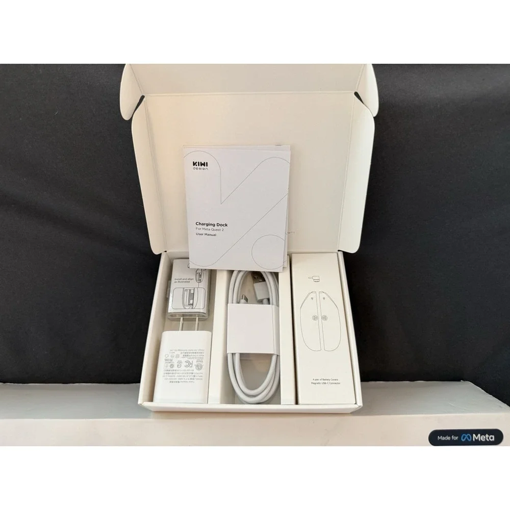 KIWI design White Charging Dock for Meta Quest 2 VR Headset & Controllers USB-C